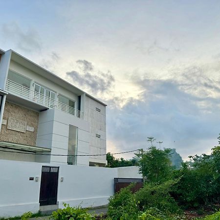 Villa Karen Uluwatu Екстериор снимка